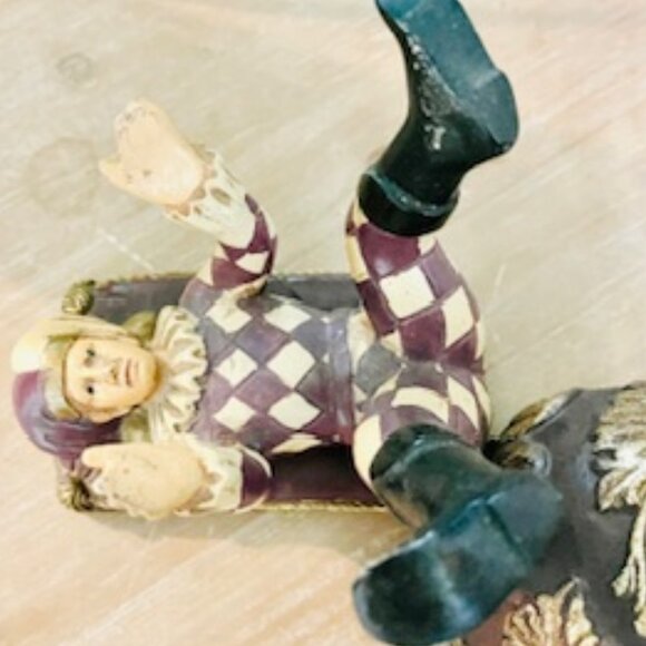 Sterling Industries Décor Sculpture & Figurines. Jester and Ball Figurine. - Picture 3 of 4